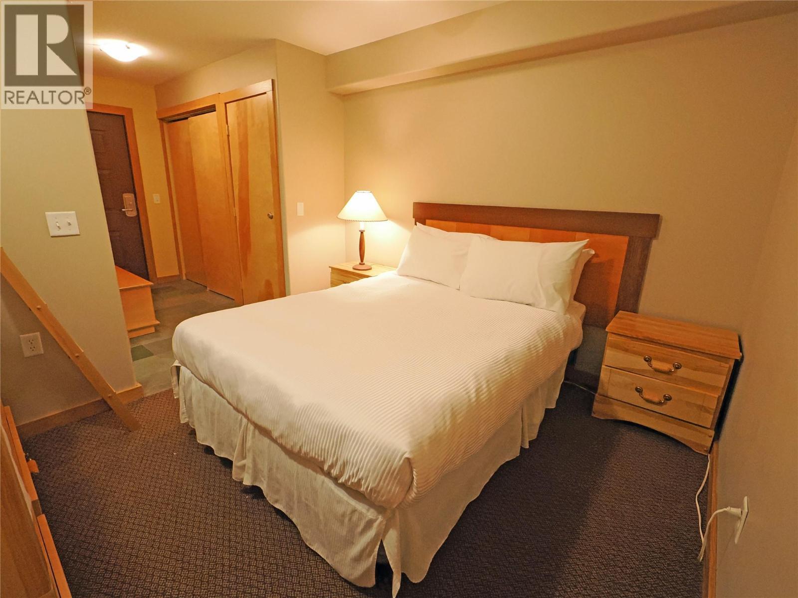 5335 Big White Road Unit# 303/305, Big White, BC - Indoor Photo Showing Bedroom