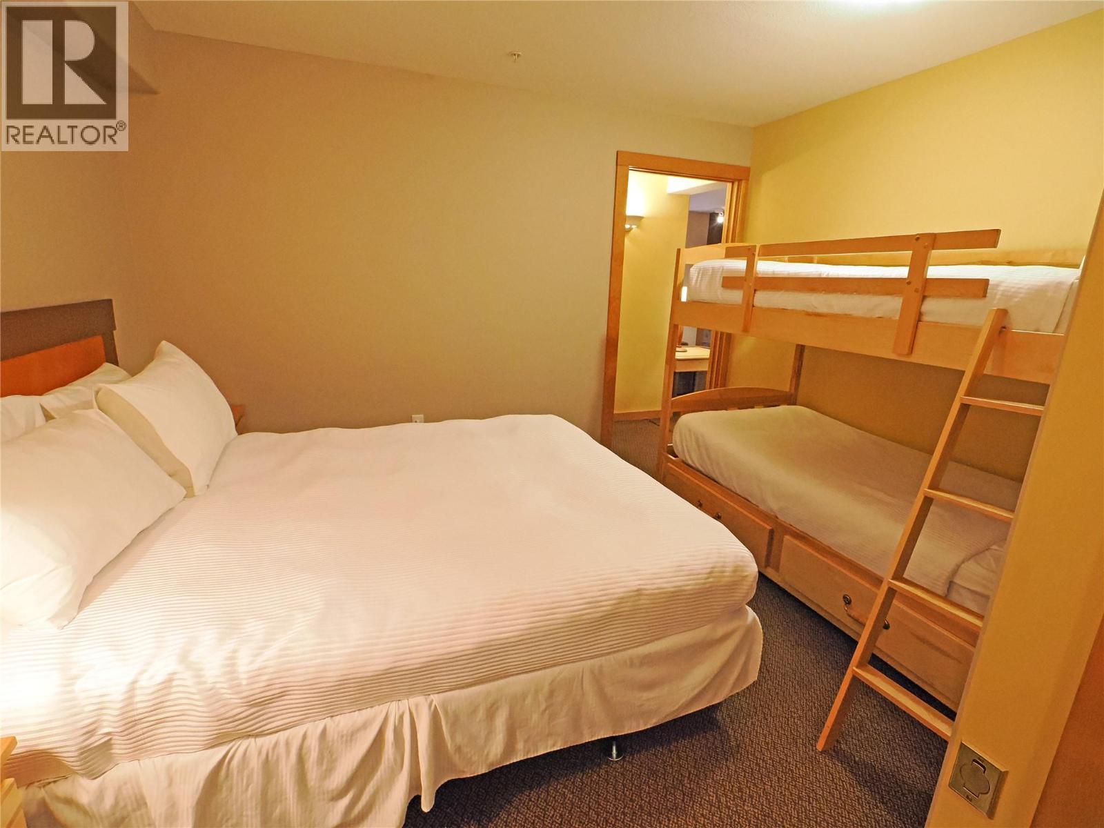 5335 Big White Road Unit# 303/305, Big White, BC - Indoor Photo Showing Bedroom