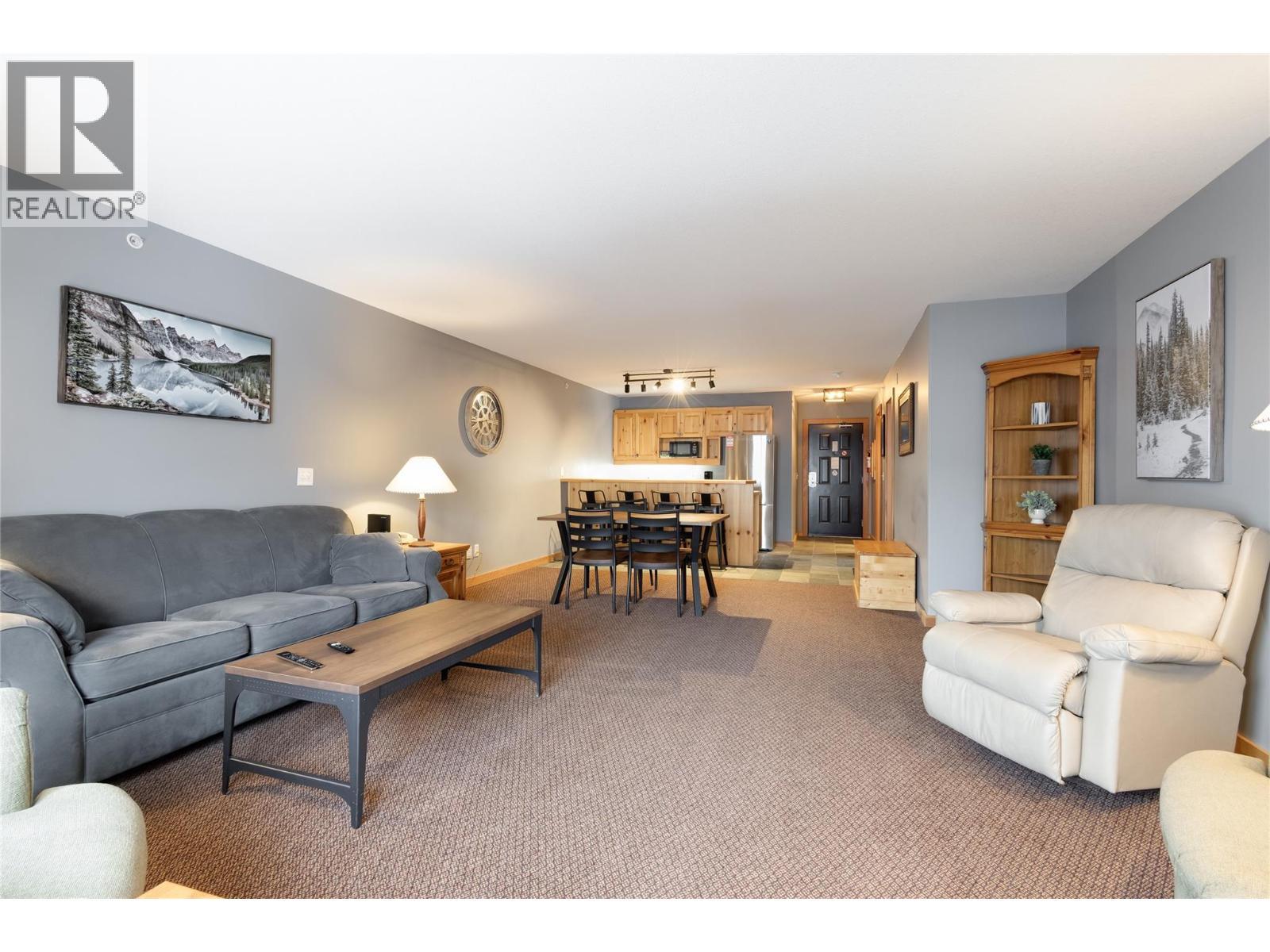 5335 Big White Road Unit# 401, Big White, BC - Indoor Photo Showing Living Room