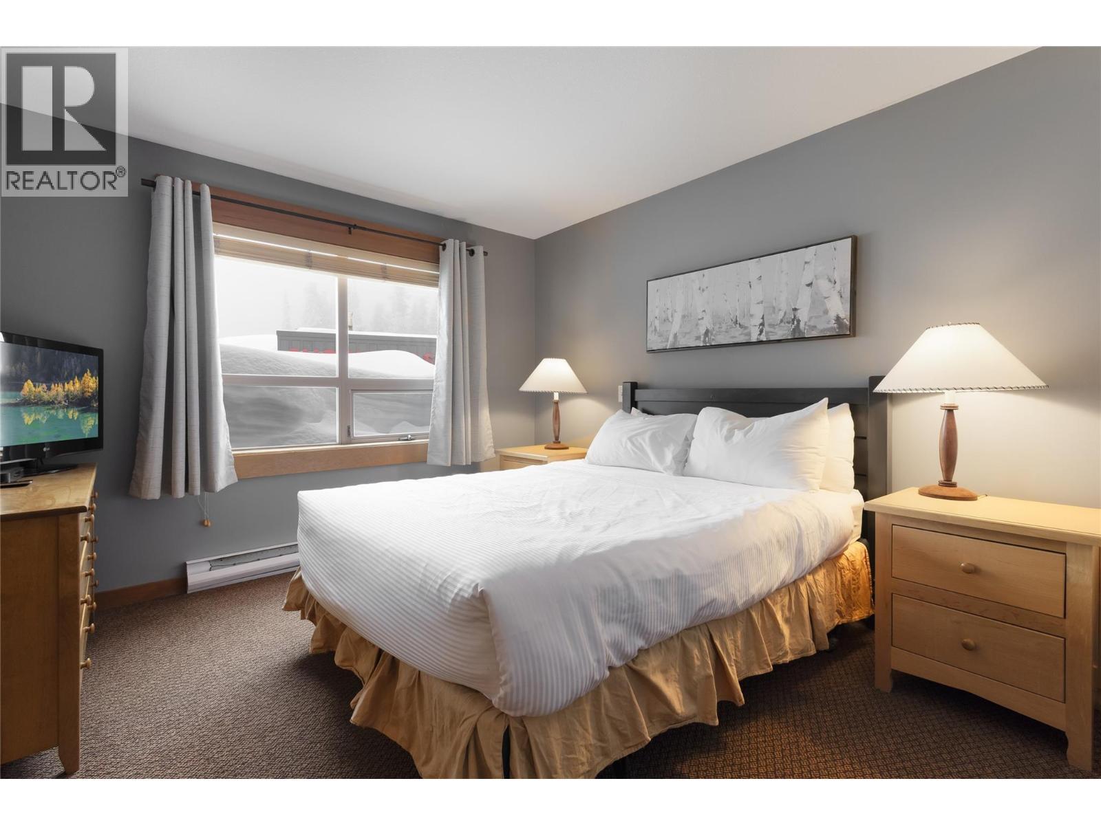 5335 Big White Road Unit# 401, Big White, BC - Indoor Photo Showing Bedroom