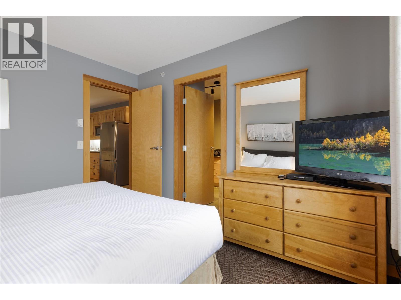 5335 Big White Road Unit# 401, Big White, BC - Indoor Photo Showing Bedroom