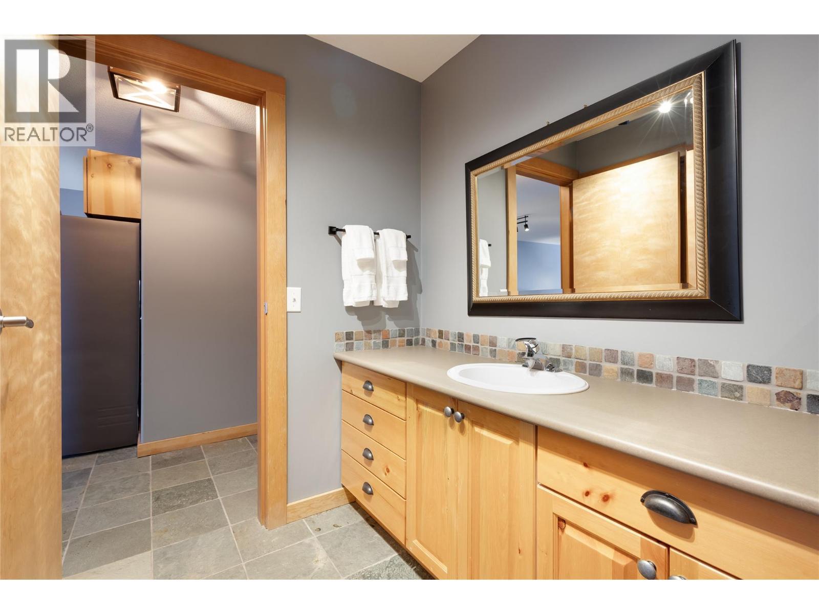 5335 Big White Road Unit# 401, Big White, BC - Indoor Photo Showing Bathroom