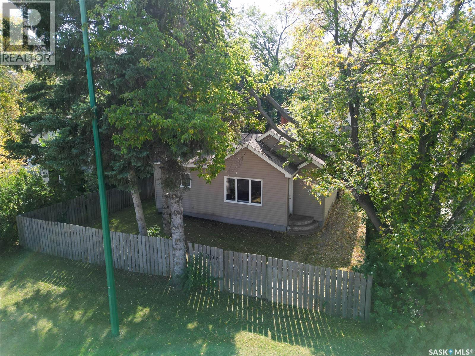 707 5Th Street E, Prince Albert, SK - Outdoor