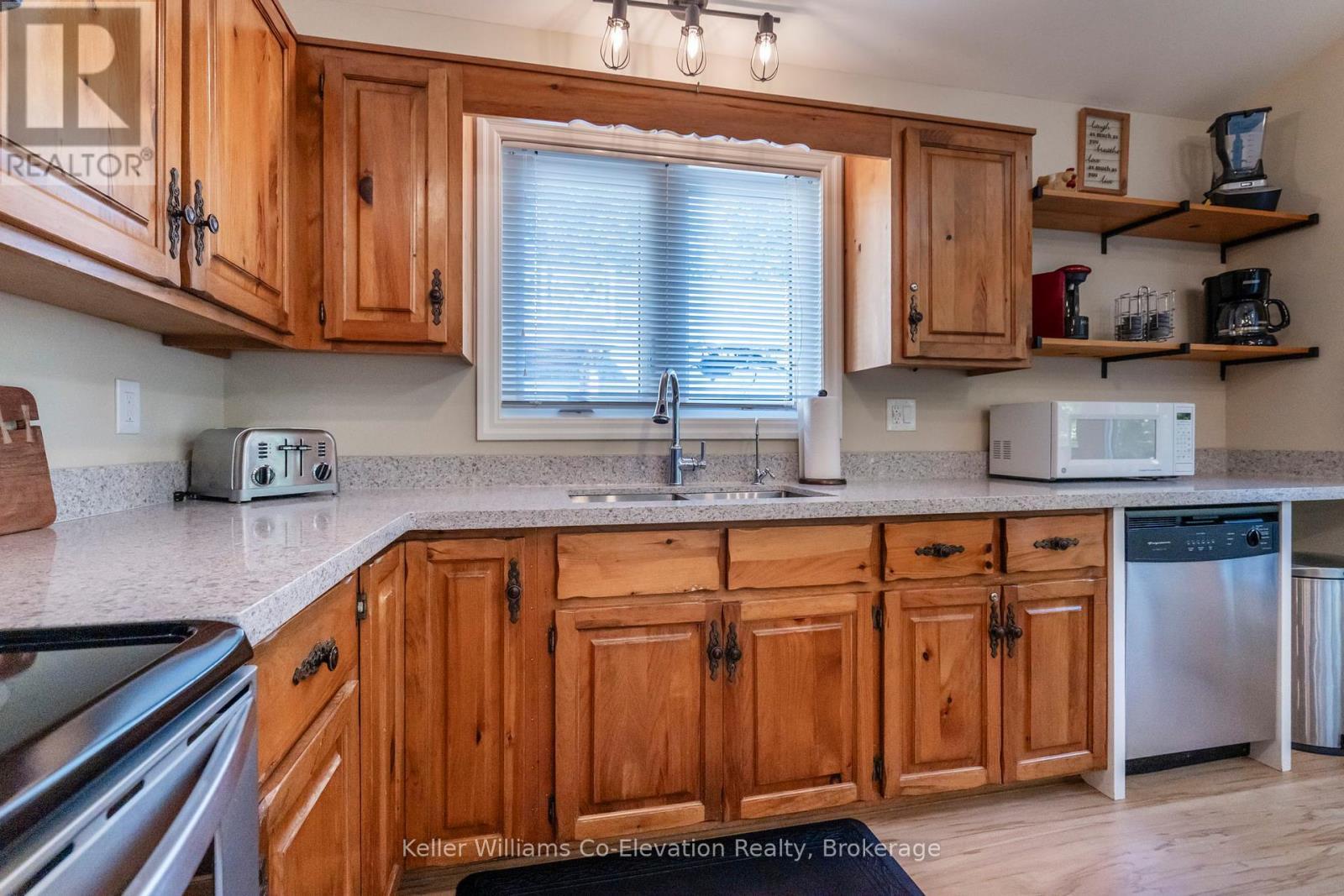 1948 Tiny Beaches Road South Road S, Tiny, ON - Indoor Photo Showing Kitchen With Double Sink