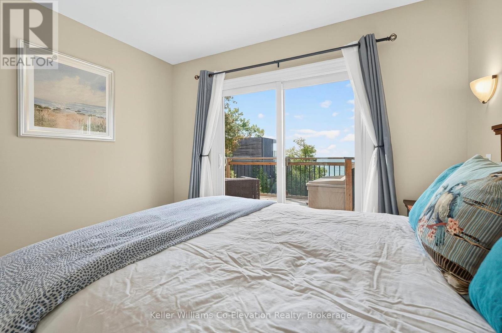 1948 Tiny Beaches Road South Road S, Tiny, ON - Indoor Photo Showing Bedroom