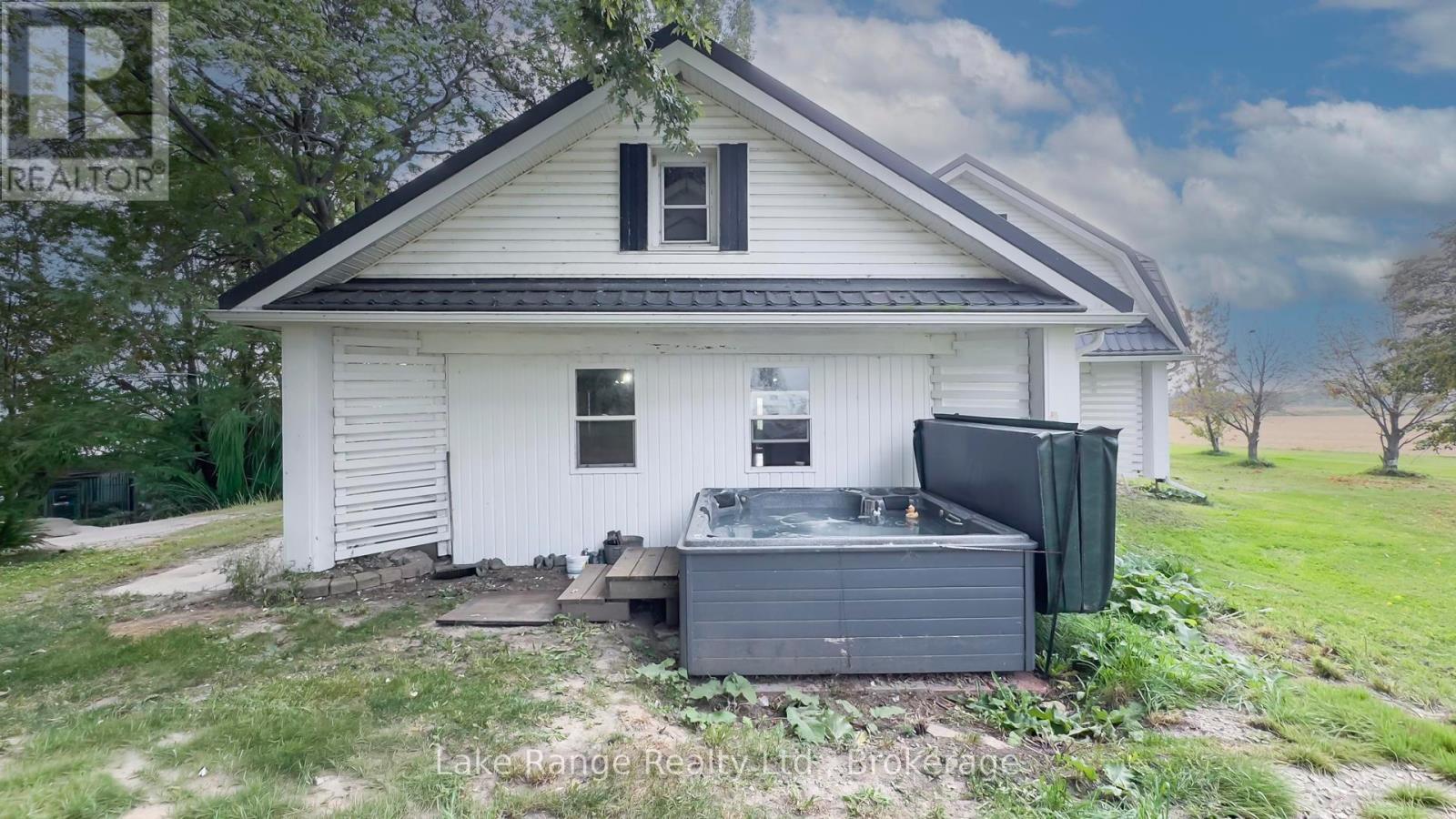 Hot tub - 2742 Concession 4 Concession, Huron-Kinloss, ON - Outdoor