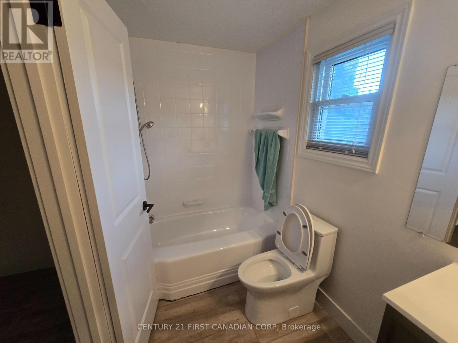 1 - 1294 Byron Baseline Road, London South (South K), ON - Indoor Photo Showing Bathroom