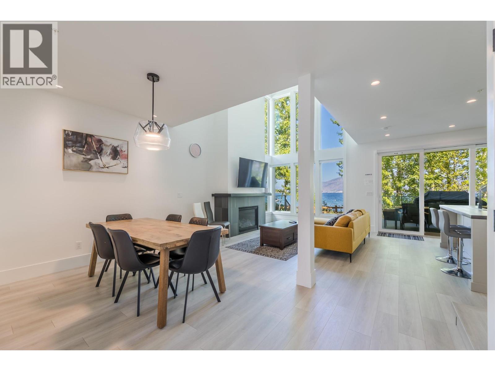 3240 Landry Crescent, Summerland, BC - Indoor Photo Showing Dining Room