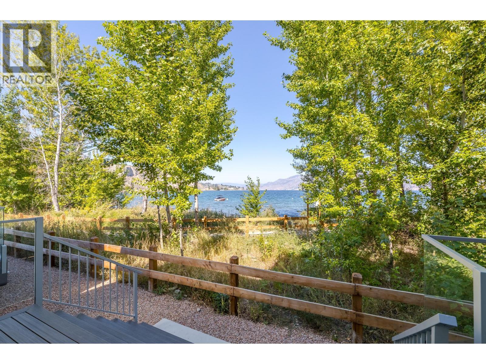 3240 Landry Crescent, Summerland, BC - Outdoor