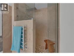 MAIN FLOOR - Primary Ensuite Bath -