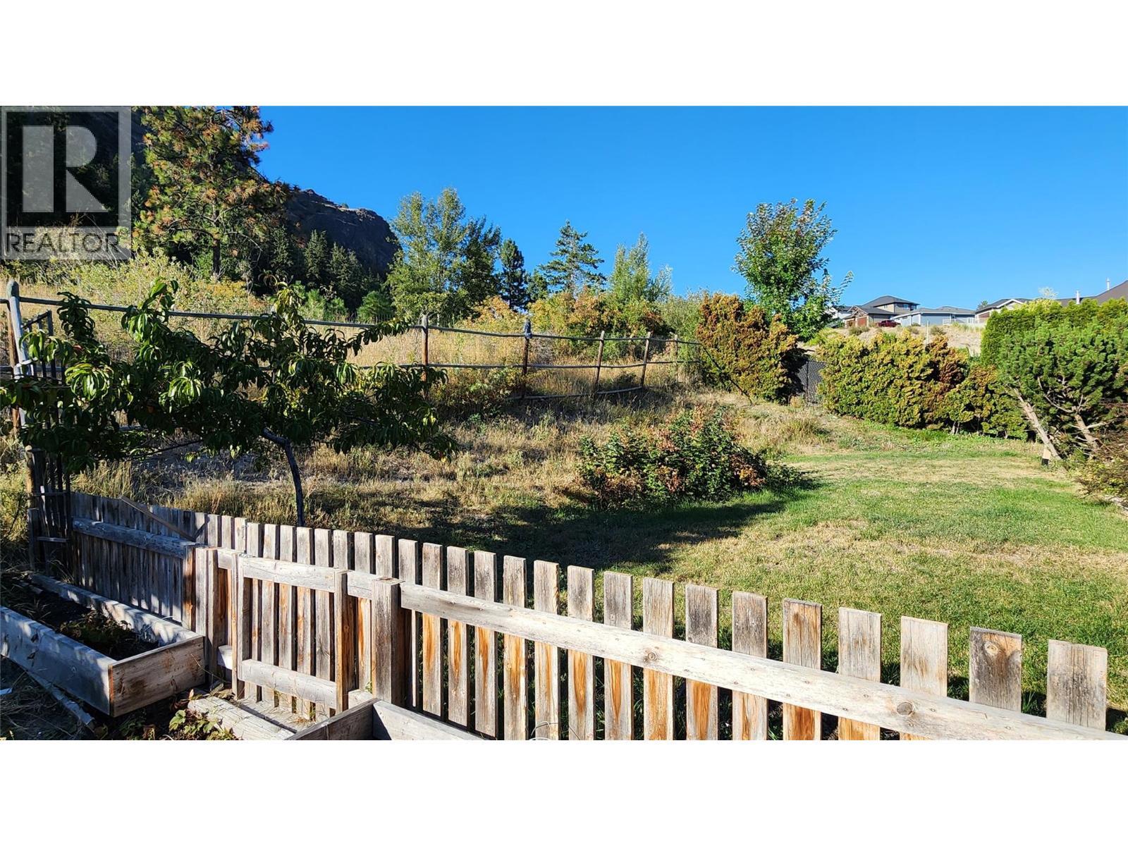 REAR YARD - Upper Garden Terrace Facing Mt. Boucherie - 3065 Lakeview Cove Road, West Kelowna, BC - Outdoor