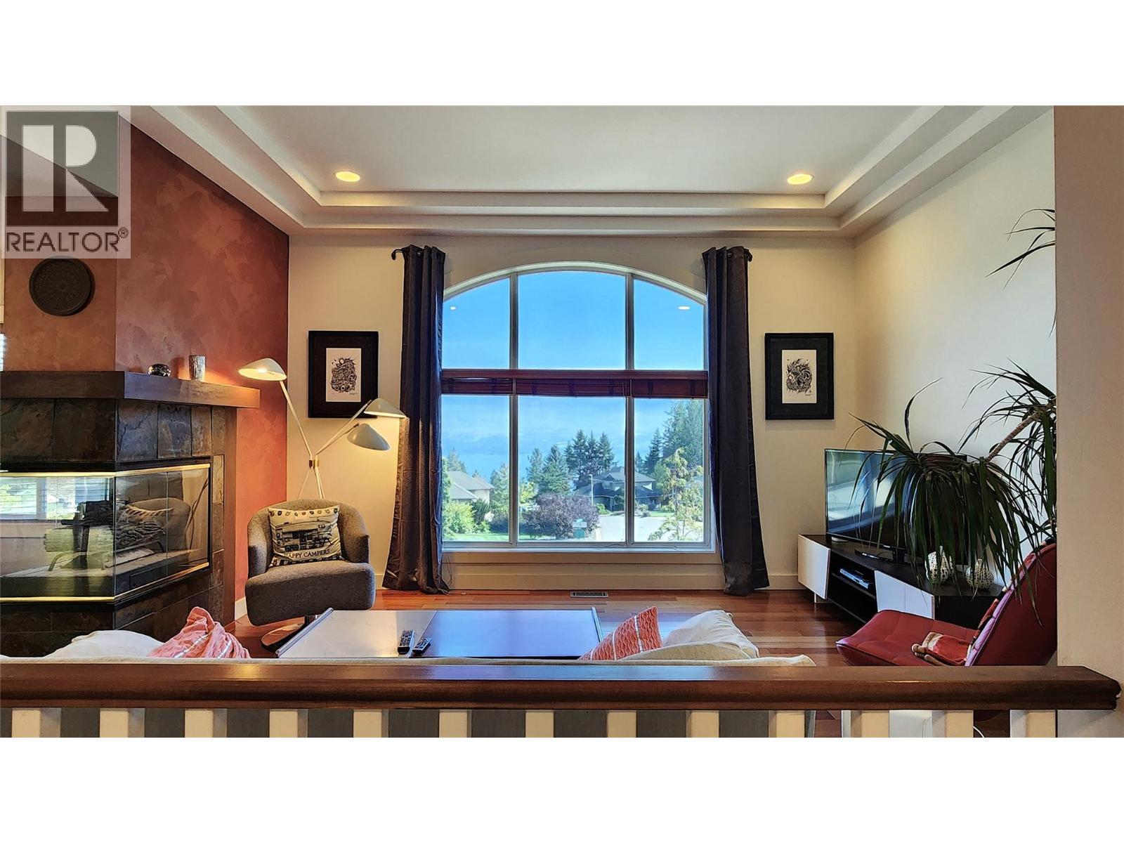 MAIN FLOOR - Living Room - 3065 Lakeview Cove Road, West Kelowna, BC - Indoor With Fireplace