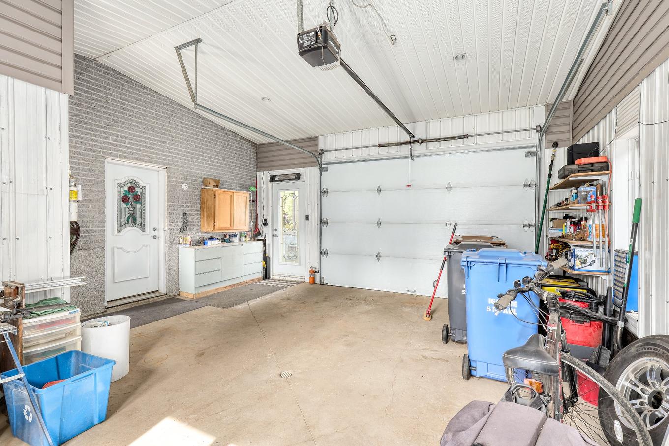 Garage - 161 Rue St-Paul, Saint-Côme, QC - Indoor Photo Showing Garage