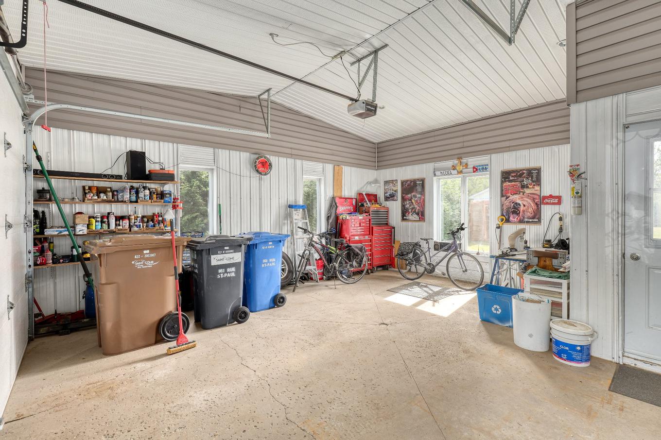 Garage - 161 Rue St-Paul, Saint-Côme, QC - Indoor Photo Showing Garage
