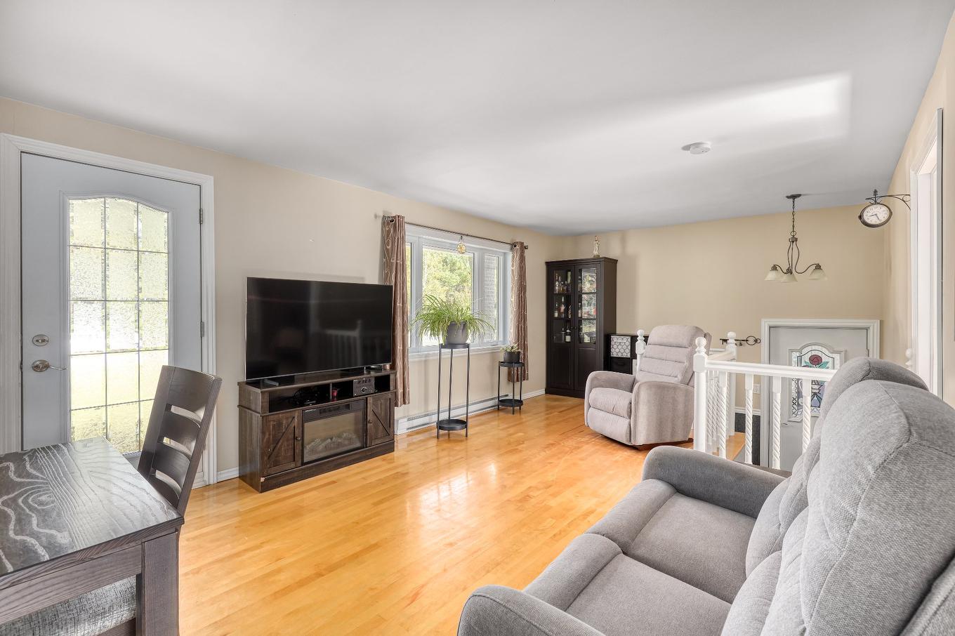 Salon - 161 Rue St-Paul, Saint-Côme, QC - Indoor Photo Showing Living Room