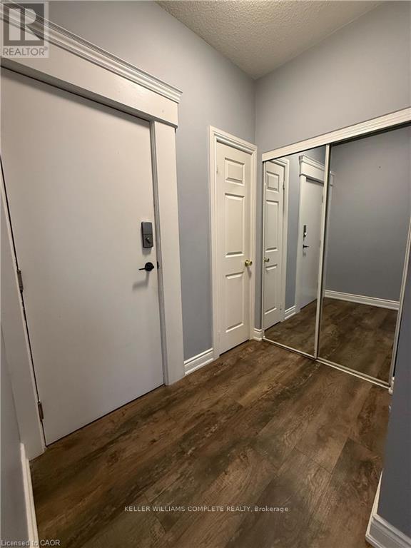 2 - 590 Main Street E, Hamilton, ON - Indoor Photo Showing Other Room