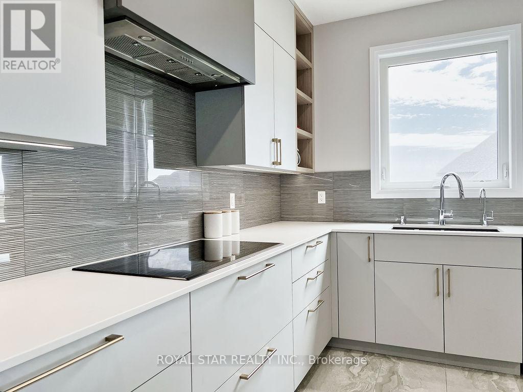 38 Charles Currie Crescent, Erin, ON - Indoor Photo Showing Kitchen With Upgraded Kitchen