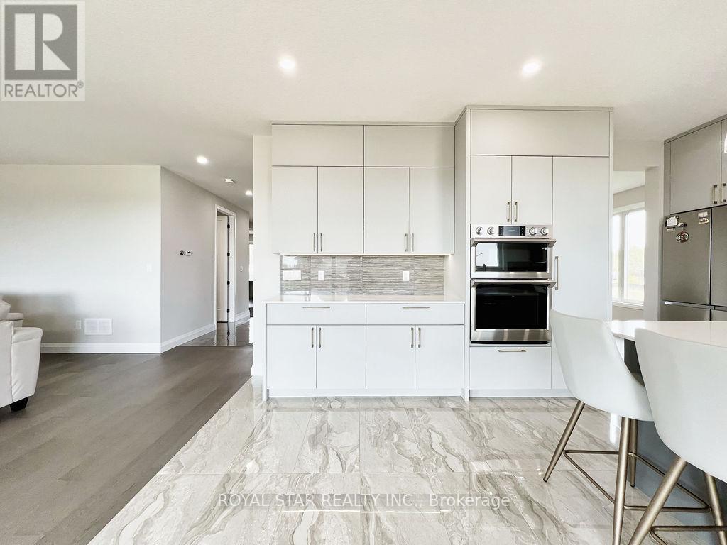 38 Charles Currie Crescent, Erin, ON - Indoor