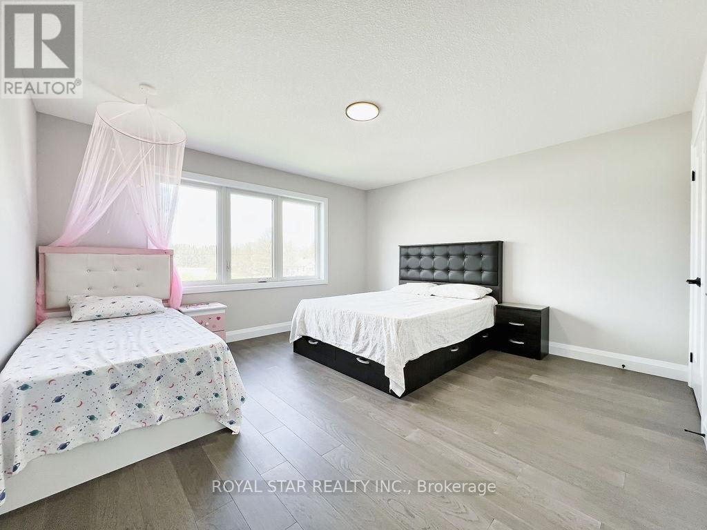 38 Charles Currie Crescent, Erin, ON - Indoor Photo Showing Bedroom