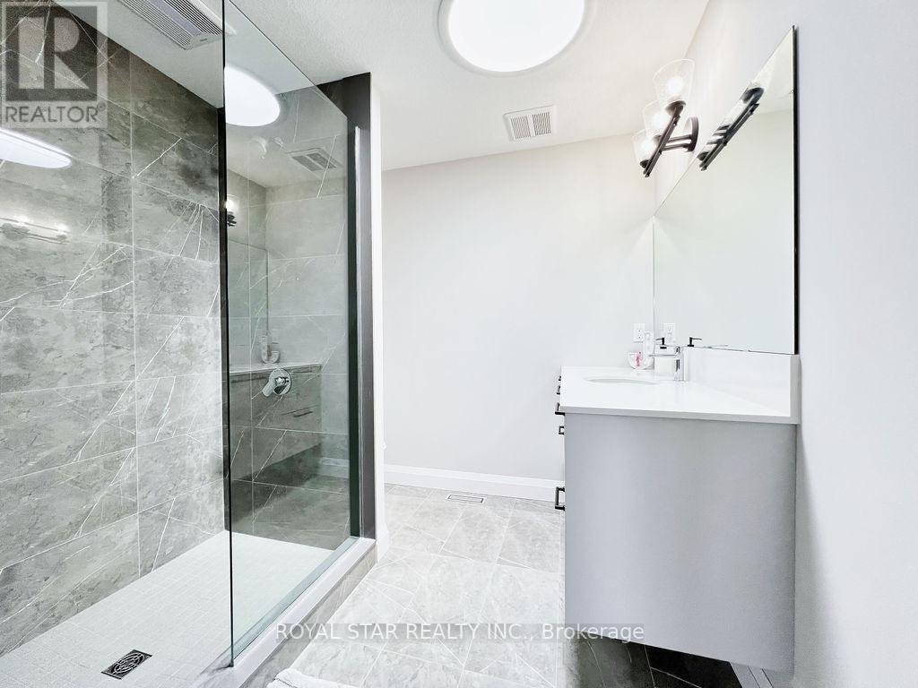 38 Charles Currie Crescent, Erin, ON - Indoor Photo Showing Bathroom