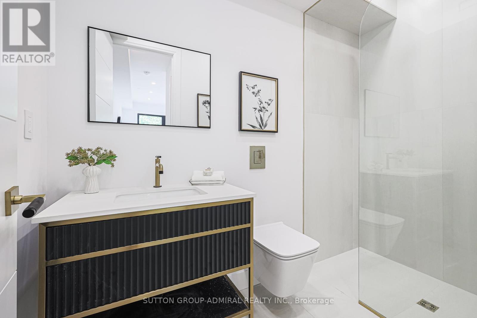 957 Dormer Street, Mississauga, ON - Indoor Photo Showing Bathroom