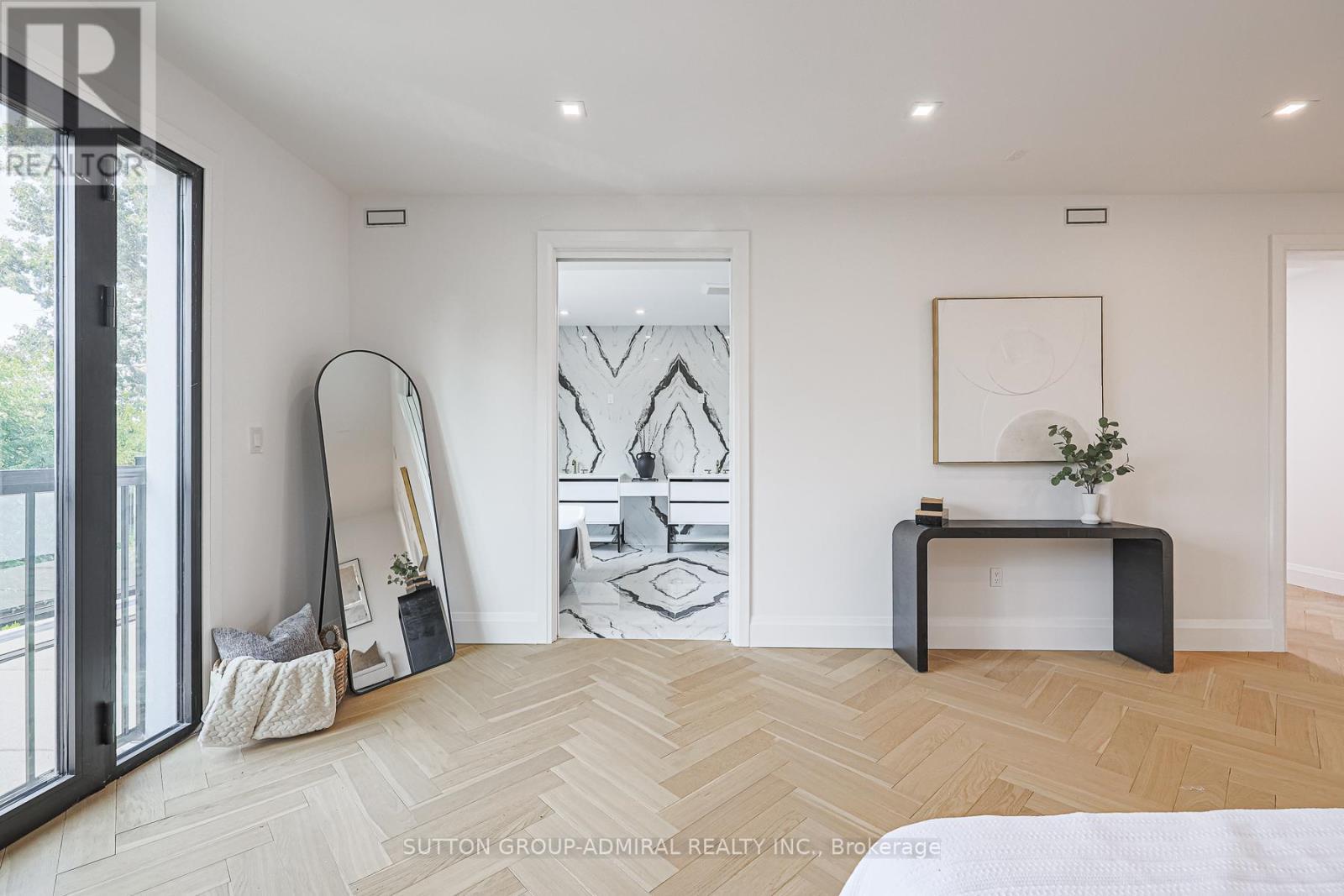 957 Dormer Street, Mississauga, ON - Indoor