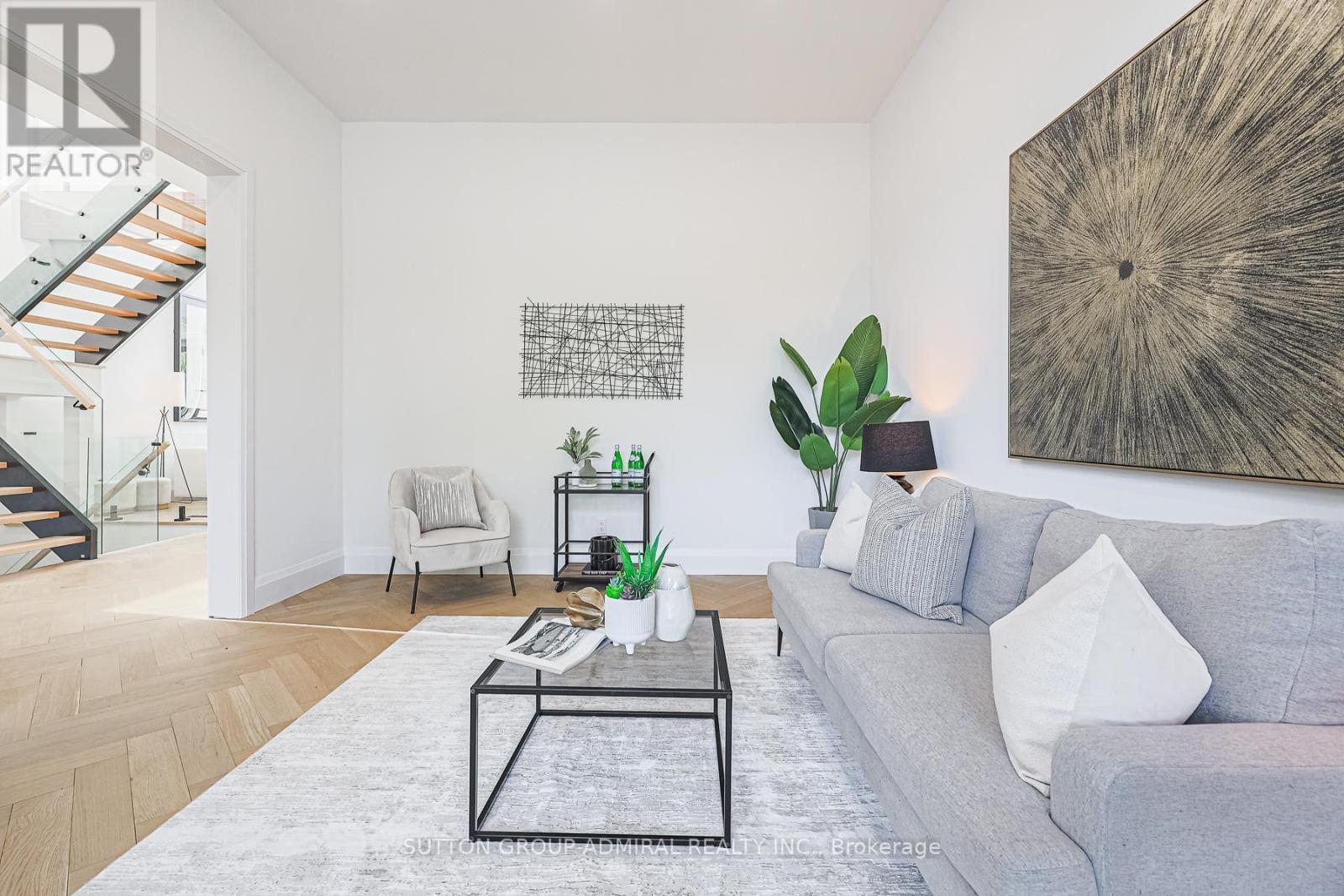 957 Dormer Street, Mississauga, ON - Indoor Photo Showing Living Room