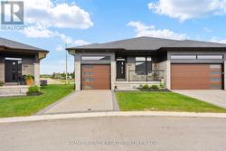 3 - 106 COASTAL CRESCENT Lambton Shores (Grand Bend), ON N0M 1T0