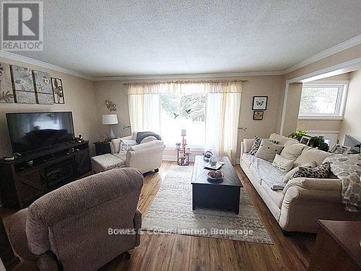 109 Quarry Road, Bancroft (Dungannon Ward), ON - Indoor Photo Showing Living Room