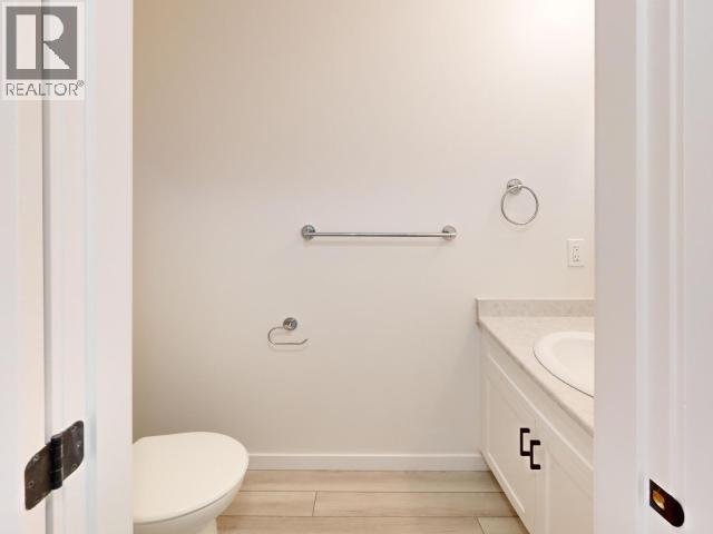 12-6730 Cranberry Street, Powell River, BC - Indoor Photo Showing Bathroom