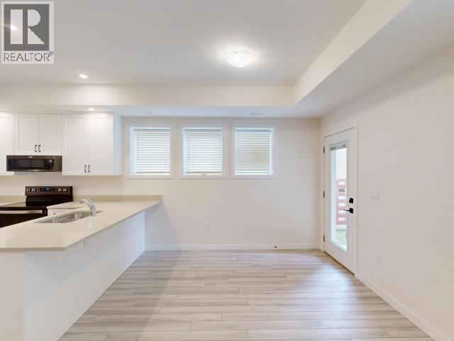 12-6730 Cranberry Street, Powell River, BC - Indoor Photo Showing Kitchen With Double Sink