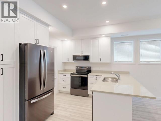 12-6730 Cranberry Street, Powell River, BC - Indoor Photo Showing Kitchen