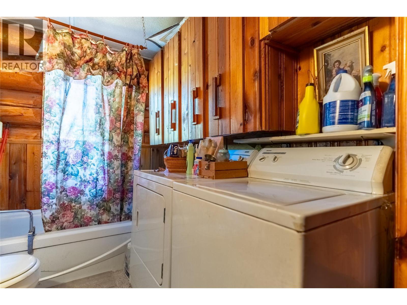 4208 North Road, Ashcroft, BC - Indoor Photo Showing Laundry Room