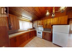 virtually defurnished -