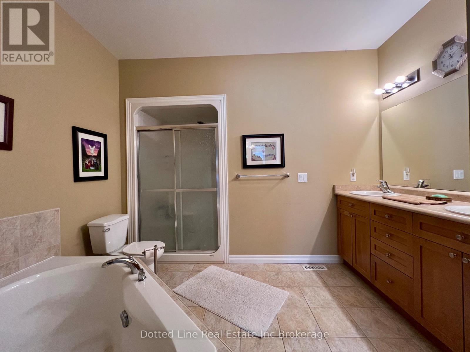 Ensuite Bathroom - 11 - 500 Lakeview Drive, Woodstock (Woodstock - North), ON - Indoor Photo Showing Bathroom