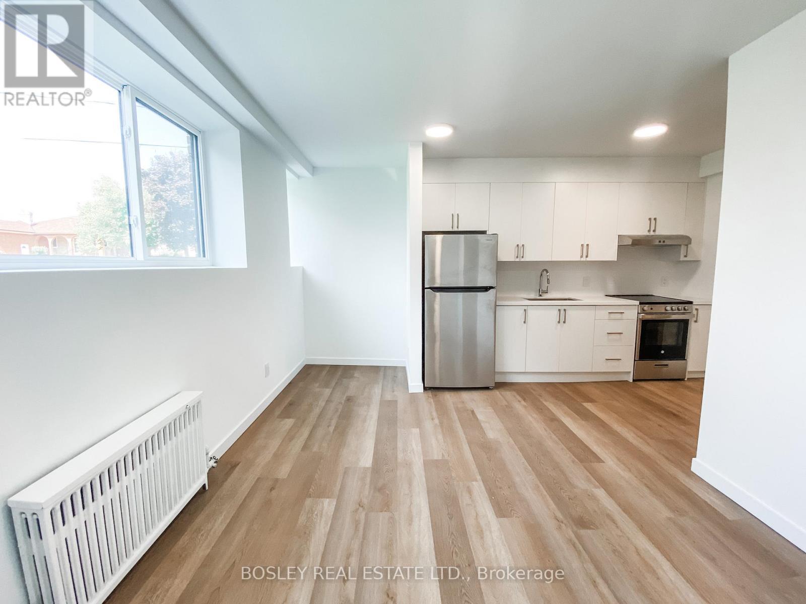 12 - 11 Calvington Drive, Toronto, ON - Indoor Photo Showing Kitchen