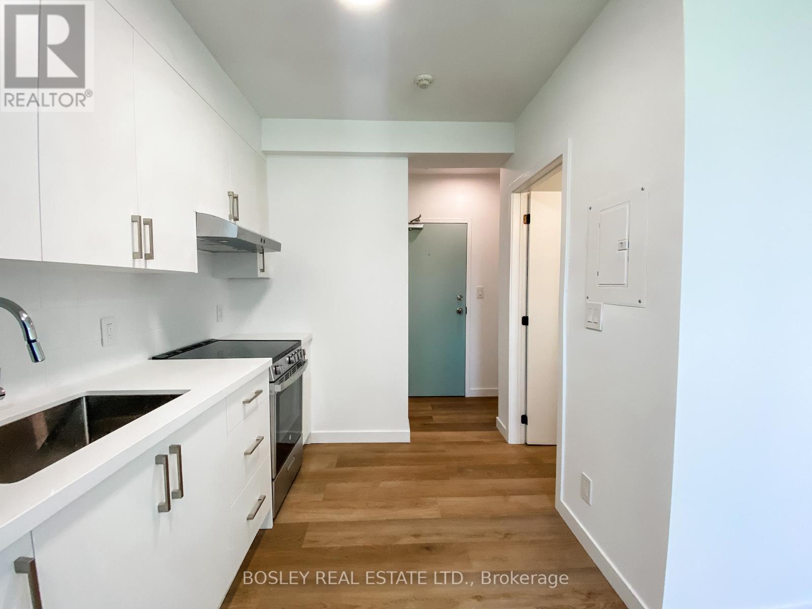 12 - 11 Calvington Drive, Toronto, ON - Indoor Photo Showing Kitchen