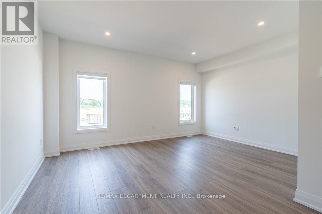 15 Raspberry Lane, Hamilton, ON - Indoor Photo Showing Other Room