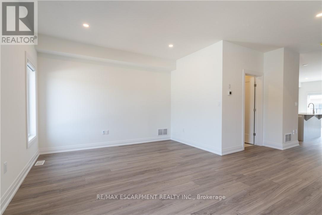 15 Raspberry Lane, Hamilton, ON - Indoor Photo Showing Other Room