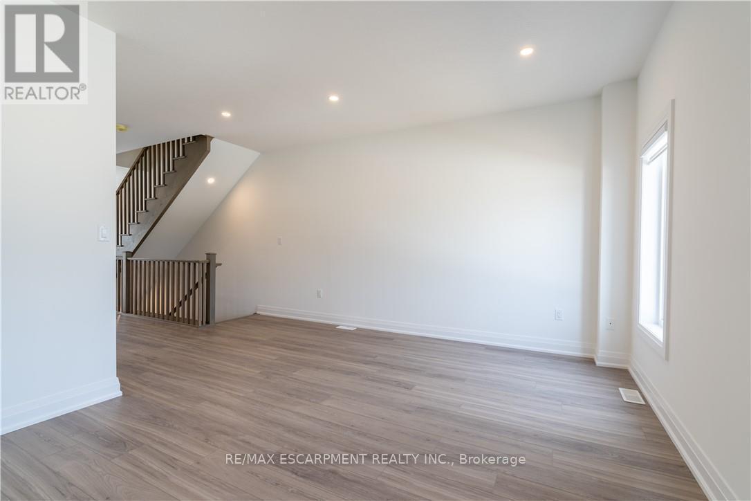 15 Raspberry Lane, Hamilton, ON - Indoor Photo Showing Other Room