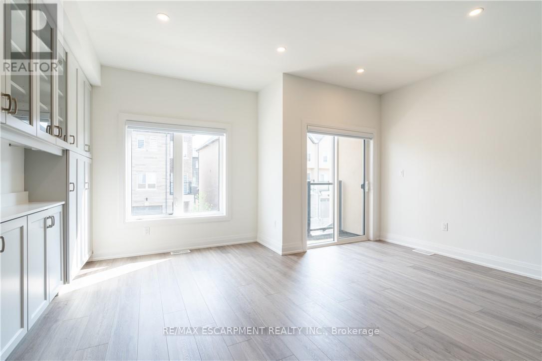 15 Raspberry Lane, Hamilton, ON - Indoor Photo Showing Other Room