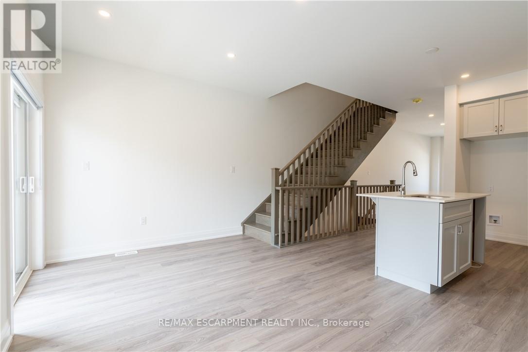 15 Raspberry Lane, Hamilton, ON - Indoor