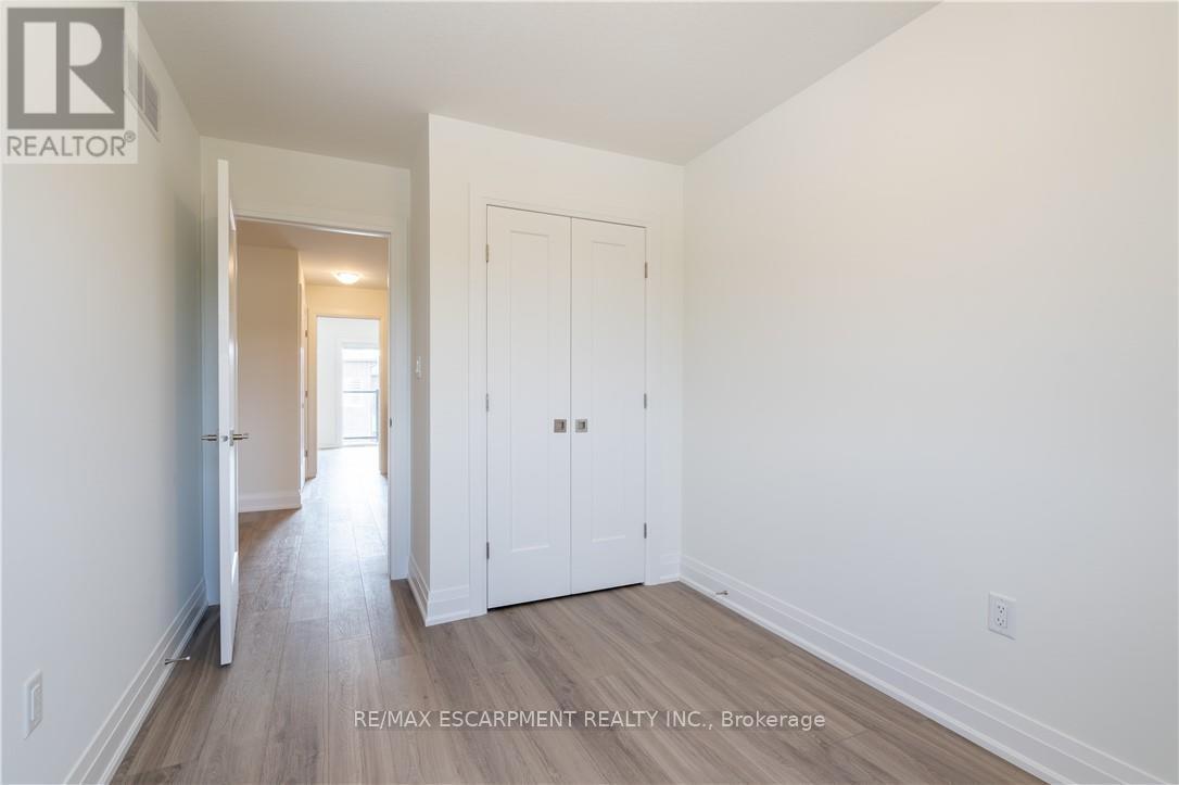 15 Raspberry Lane, Hamilton, ON - Indoor Photo Showing Other Room