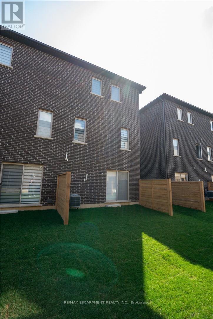 15 Raspberry Lane, Hamilton, ON - Outdoor With Exterior