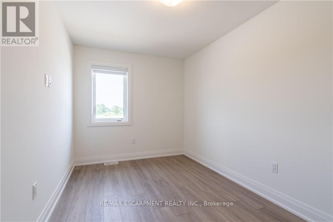 15 Raspberry Lane, Hamilton, ON - Indoor Photo Showing Other Room