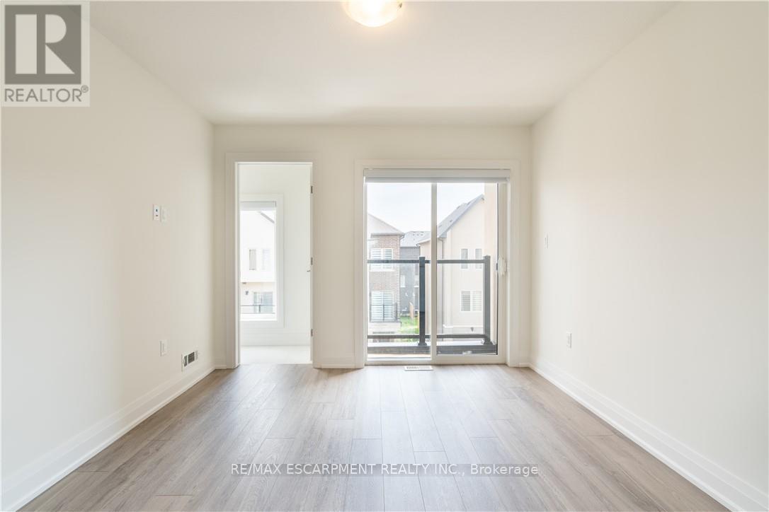 15 Raspberry Lane, Hamilton, ON - Indoor Photo Showing Other Room