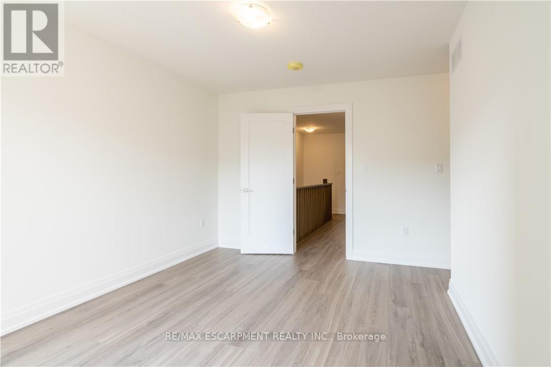 15 Raspberry Lane, Hamilton, ON - Indoor Photo Showing Other Room