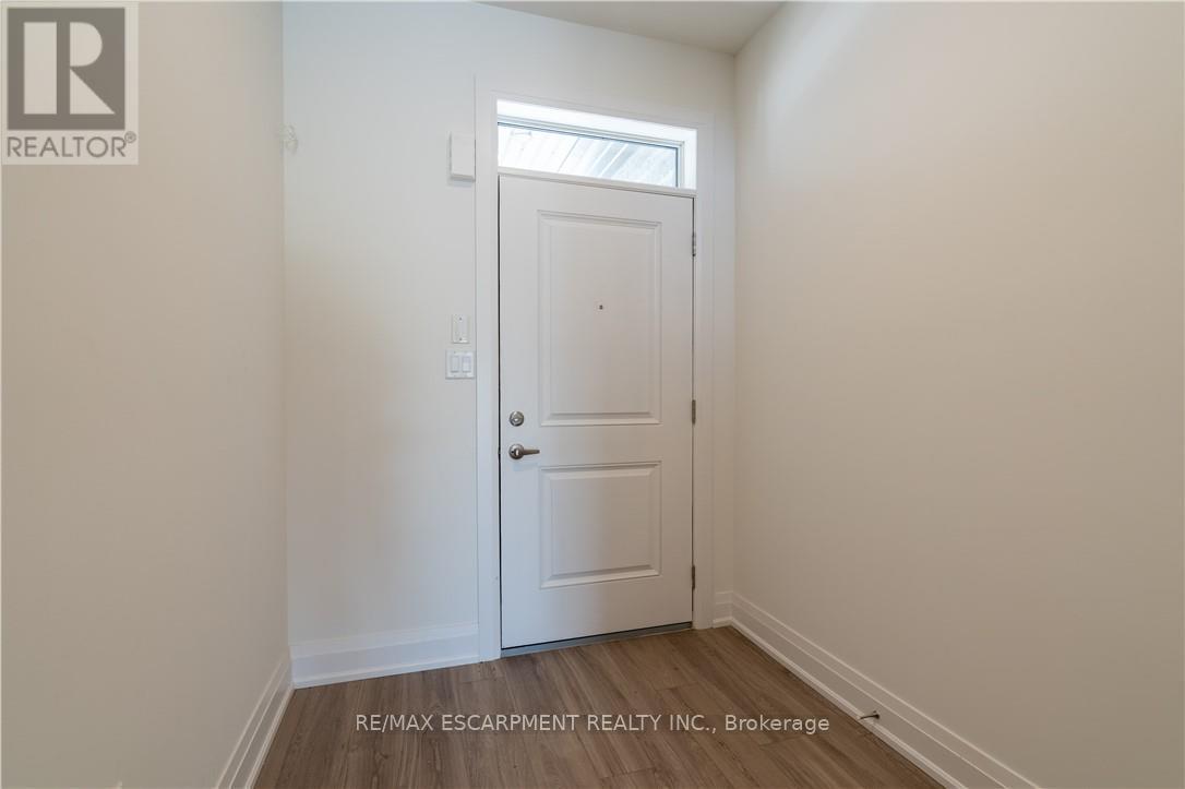 15 Raspberry Lane, Hamilton, ON - Indoor Photo Showing Other Room