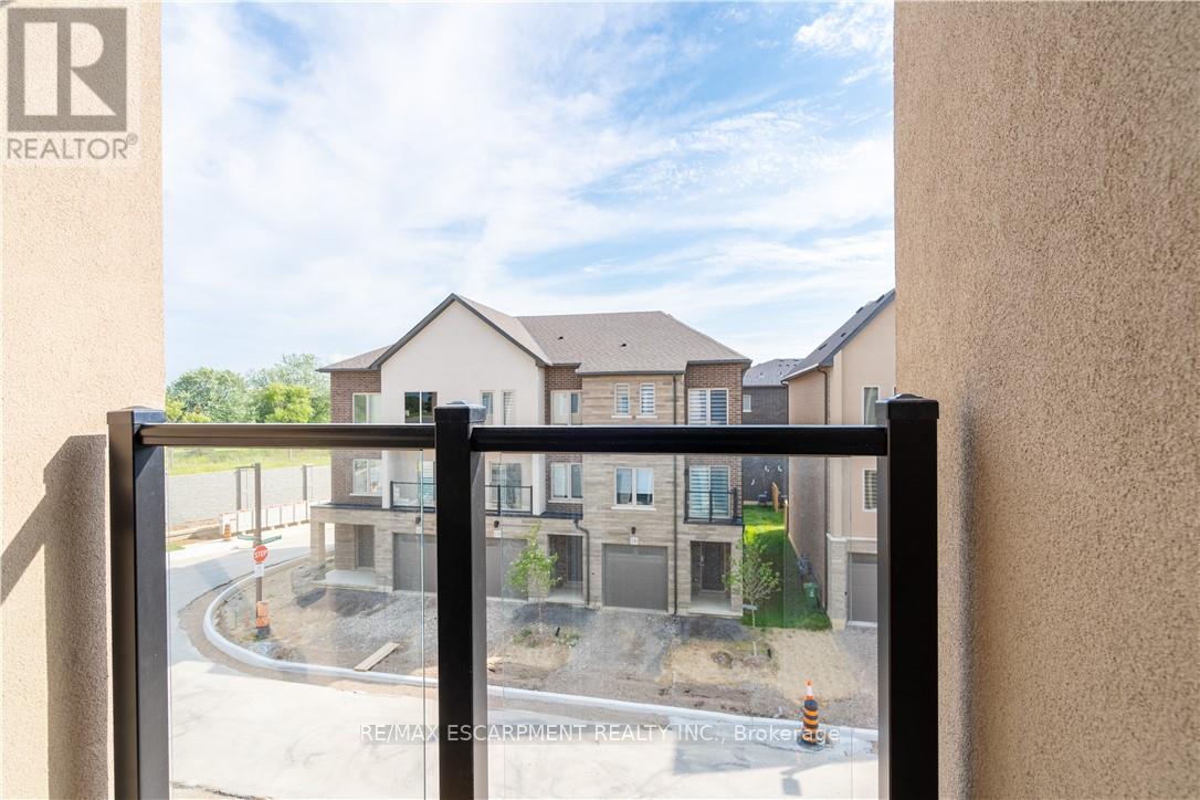 15 Raspberry Lane, Hamilton, ON - Outdoor With Balcony