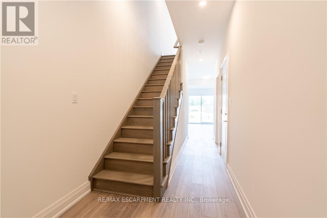 15 Raspberry Lane, Hamilton, ON - Indoor Photo Showing Other Room